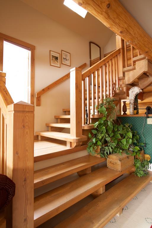 Kicking Horse Canyon Guest House Голдън Екстериор снимка