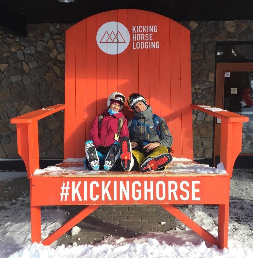 Kicking Horse Canyon Guest House Голдън Екстериор снимка