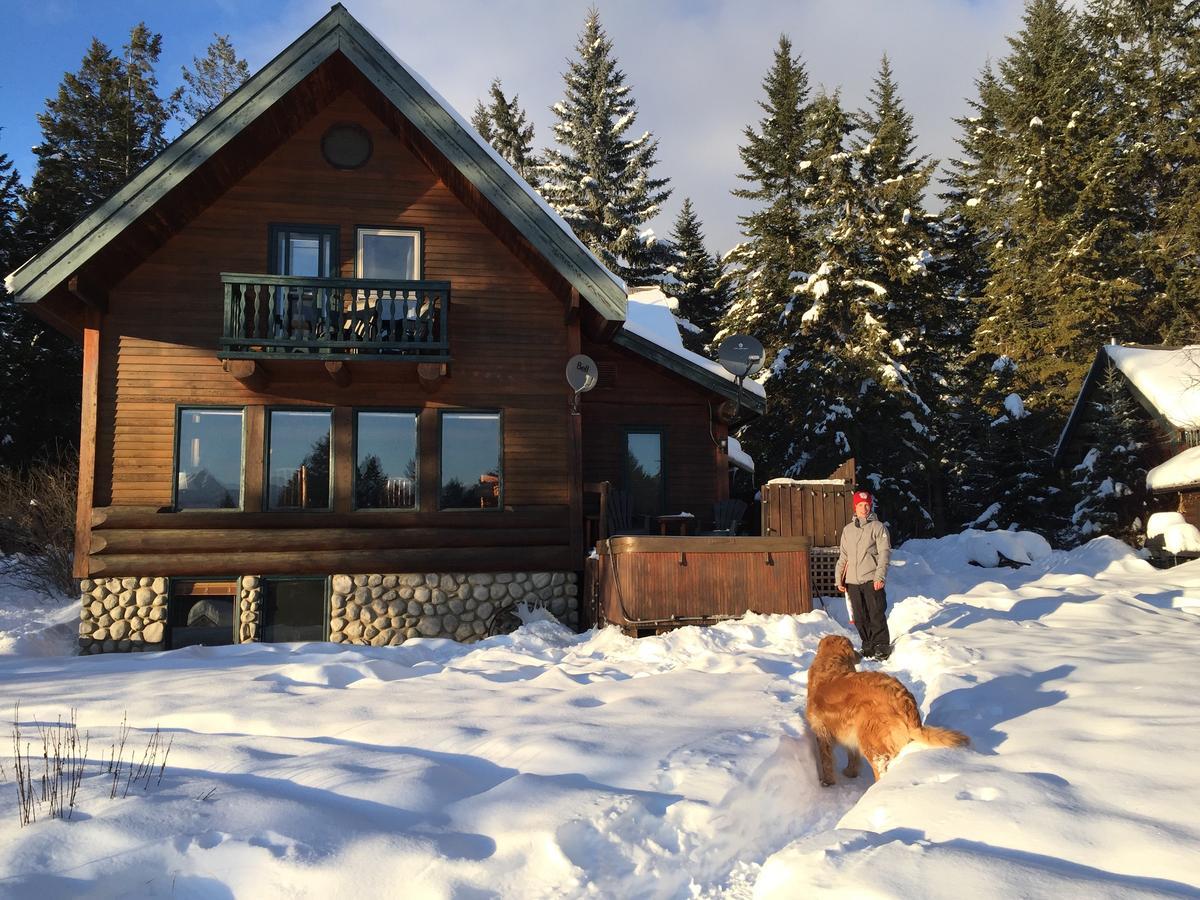 Kicking Horse Canyon Guest House Голдън Екстериор снимка