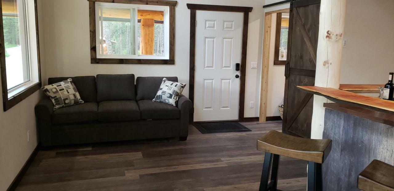 Kicking Horse Canyon Guest House Голдън Екстериор снимка